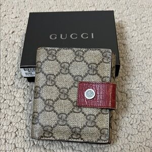 Gucci Women’s GG Beige and Burgundy Wallet